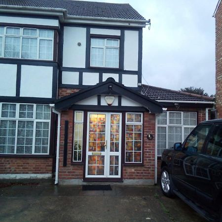 1St Gold Accommodation Isleworth Exterior foto